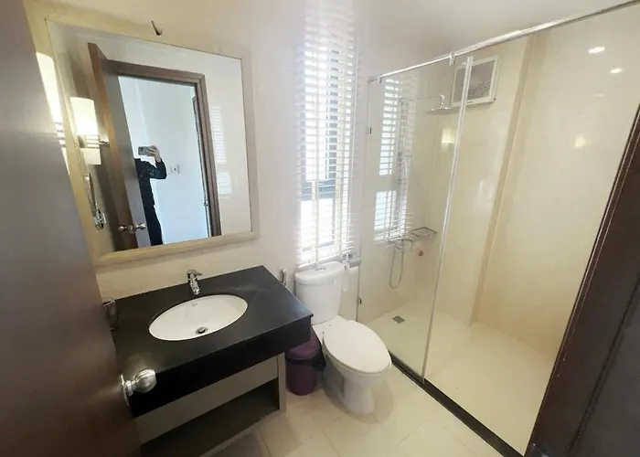 New Life Bai Chay Condotel - From 1 To 5 Bedrooms *