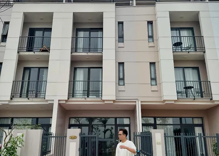 New Life Bai Chay Condotel - From 1 To 5 Bedrooms *