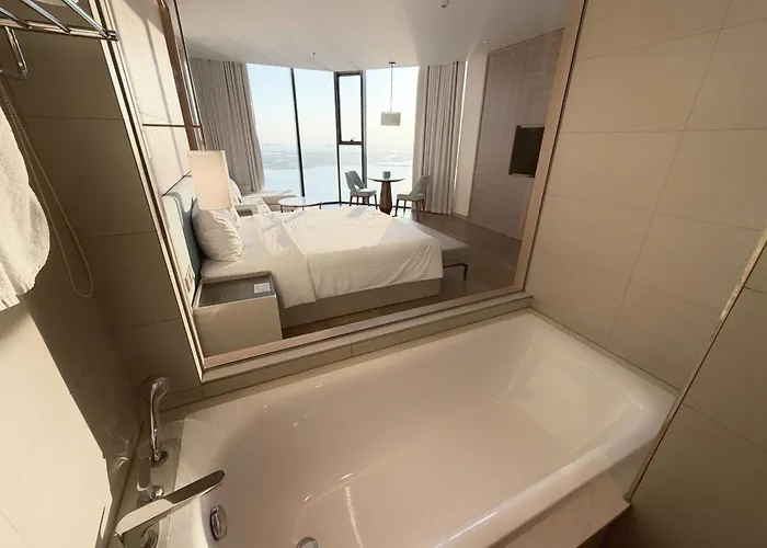 New Life Bai Chay Condotel - From 1 To 5 Bedrooms Appartement *